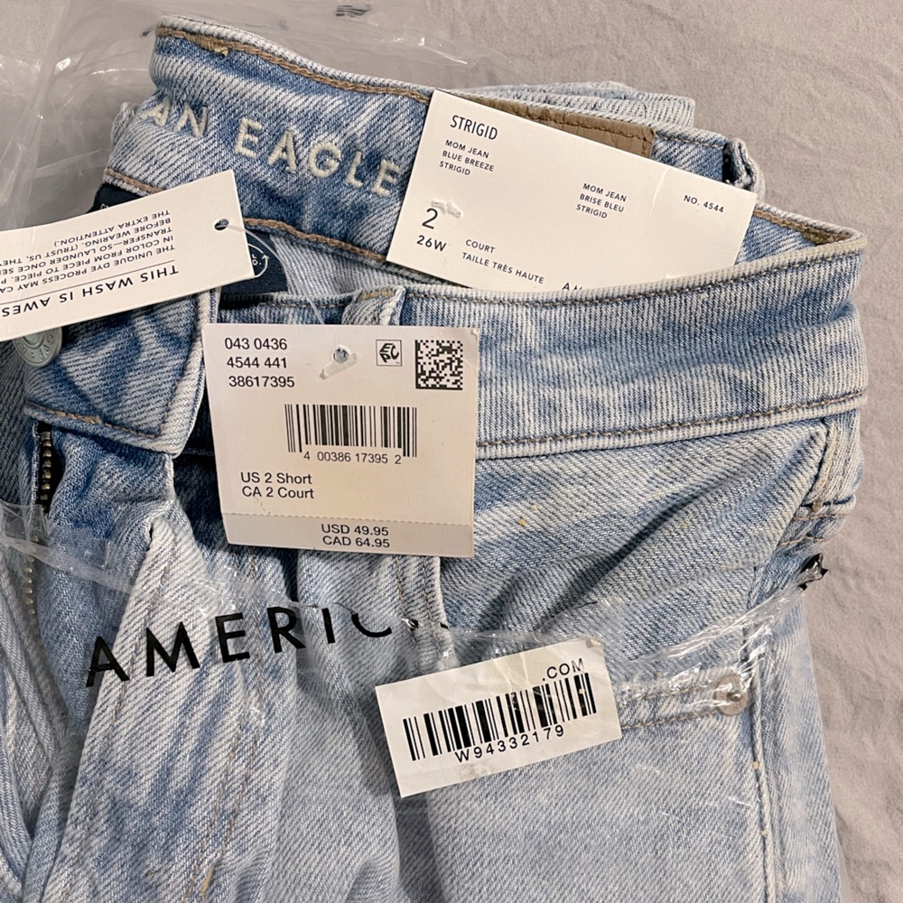 NWT Women’s American Eagle Mom Jeans